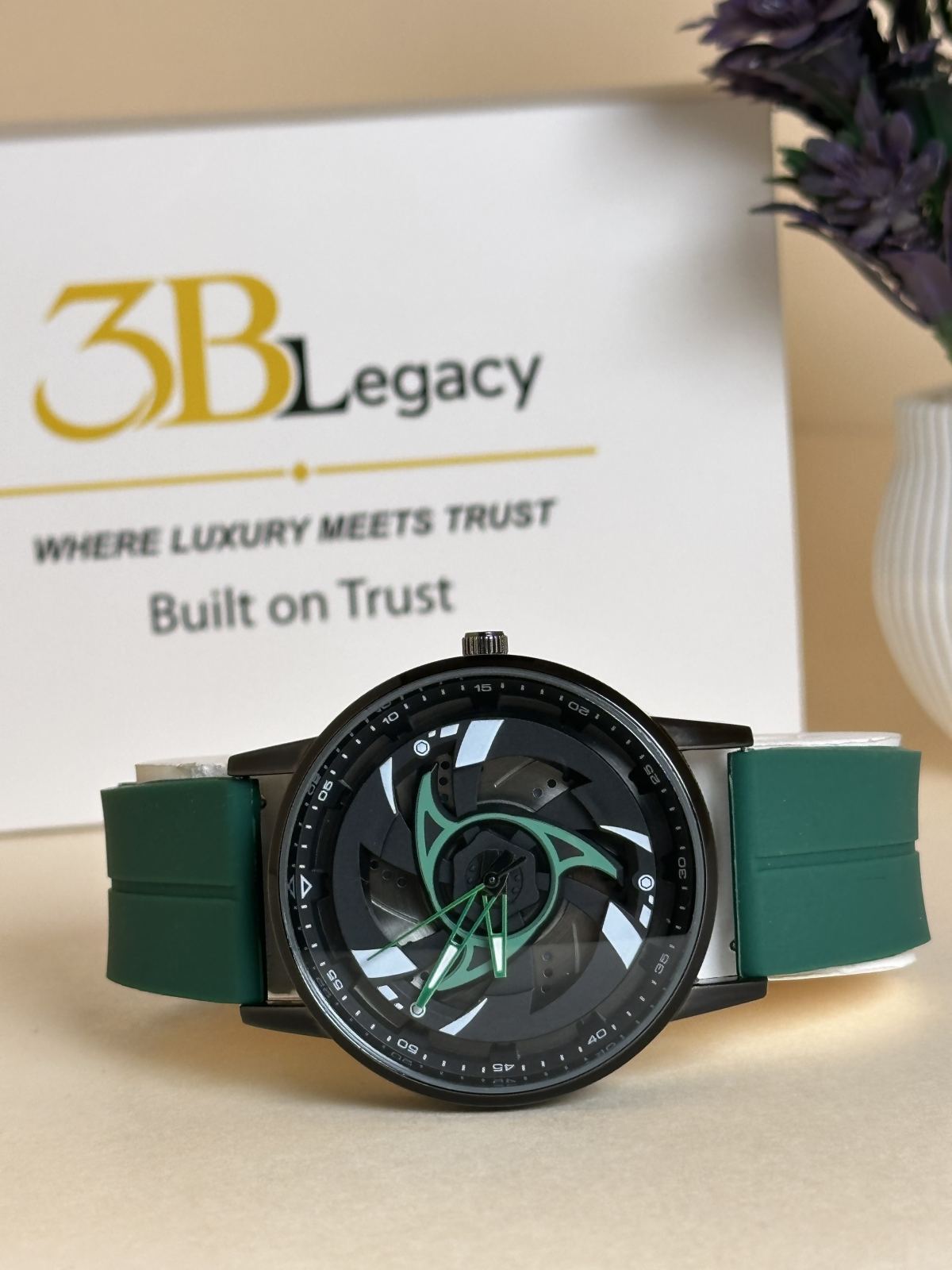 Spinar Watch || Sporty Design in Green — 3bLegacy Watches, view 1